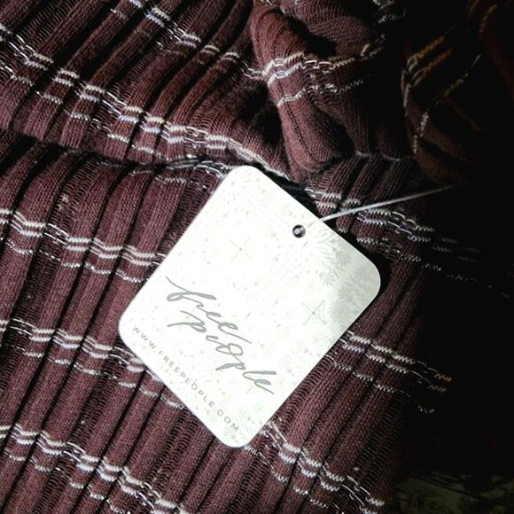 NWT Free People Snowbunny Off The Shoulder Semi Sheer Metallic Top Size Large - Picture 13 of 13